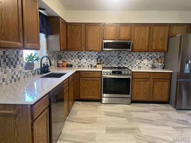1118 Emerald Drive, Moscow Mills, MO 63362