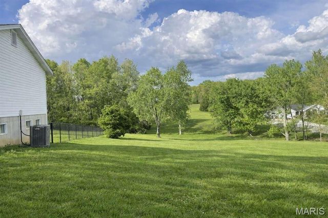 1118 Emerald Drive, Moscow Mills, MO 63362