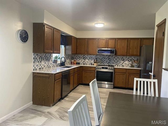 1118 Emerald Drive, Moscow Mills, MO 63362