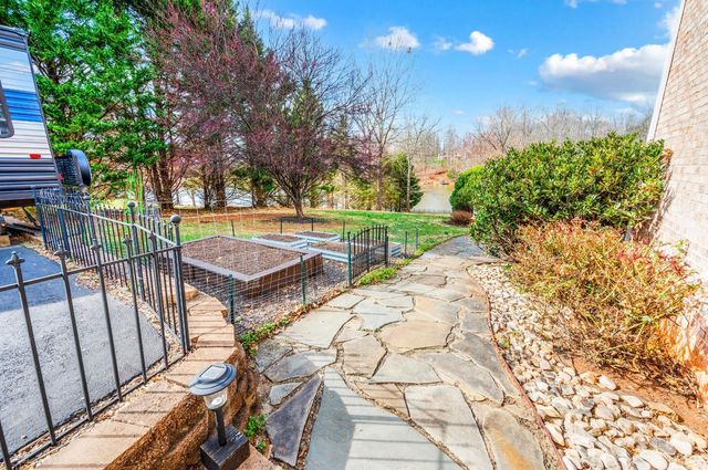 378 E Tusculum Lane, Amherst, VA 24521