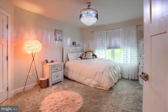 40 GRAYHAWK WAY N, Mechanicsburg, PA 17050