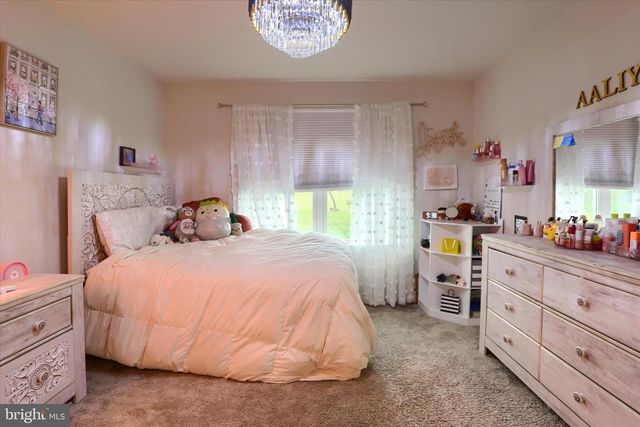 40 GRAYHAWK WAY N, Mechanicsburg, PA 17050
