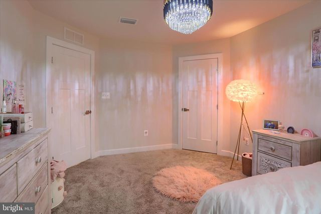 40 GRAYHAWK WAY N, Mechanicsburg, PA 17050