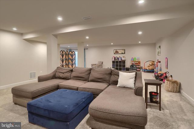 40 GRAYHAWK WAY N, Mechanicsburg, PA 17050