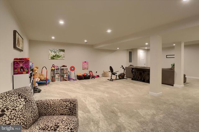 40 GRAYHAWK WAY N, Mechanicsburg, PA 17050