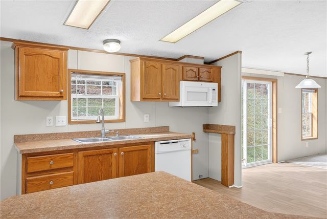 20 Evergreen Dr, Smith, PA 15021
