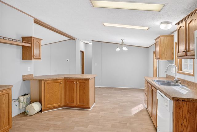 20 Evergreen Dr, Smith, PA 15021