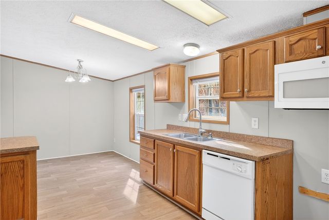 20 Evergreen Dr, Smith, PA 15021
