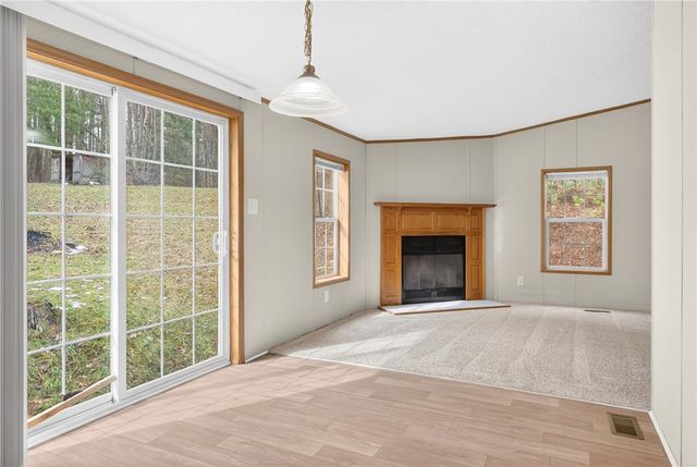 20 Evergreen Dr, Smith, PA 15021