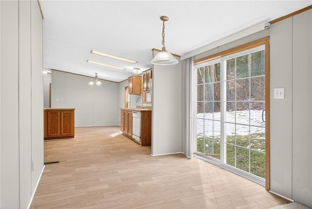 20 Evergreen Dr, Smith, PA 15021