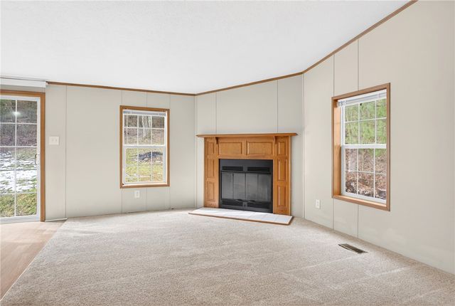 20 Evergreen Dr, Smith, PA 15021
