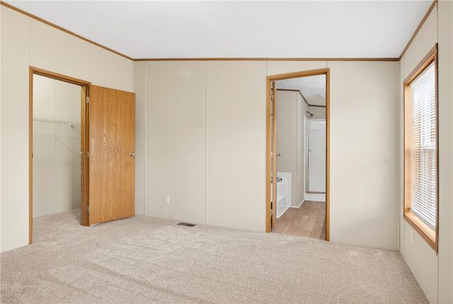 20 Evergreen Dr, Smith, PA 15021