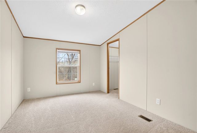 20 Evergreen Dr, Smith, PA 15021