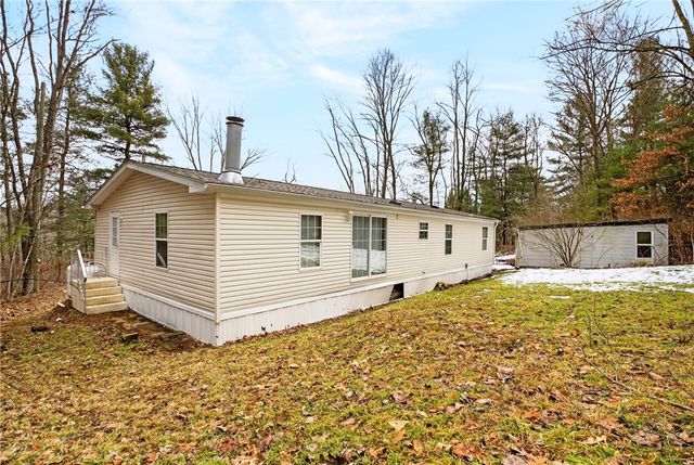 20 Evergreen Dr, Smith, PA 15021