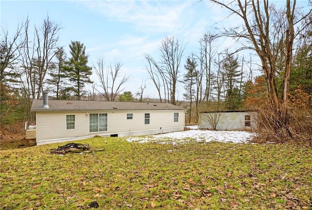 20 Evergreen Dr, Smith, PA 15021