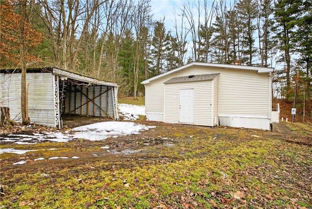 20 Evergreen Dr, Smith, PA 15021
