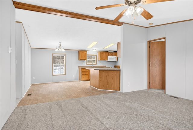 20 Evergreen Dr, Smith, PA 15021