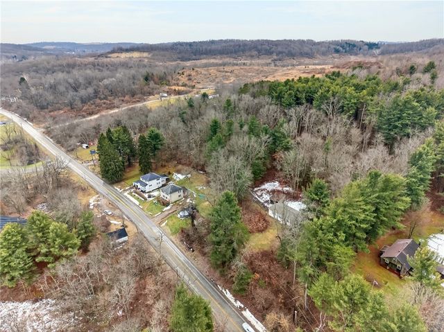 20 Evergreen Dr, Smith, PA 15021