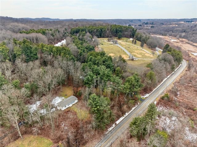 20 Evergreen Dr, Smith, PA 15021