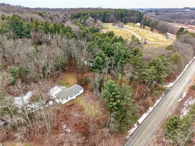 20 Evergreen Dr, Smith, PA 15021