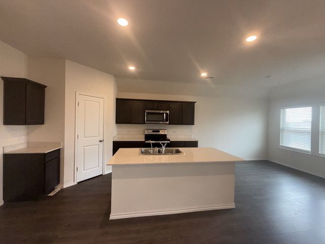 3303 Knoll Drive, Ennis, TX 75119