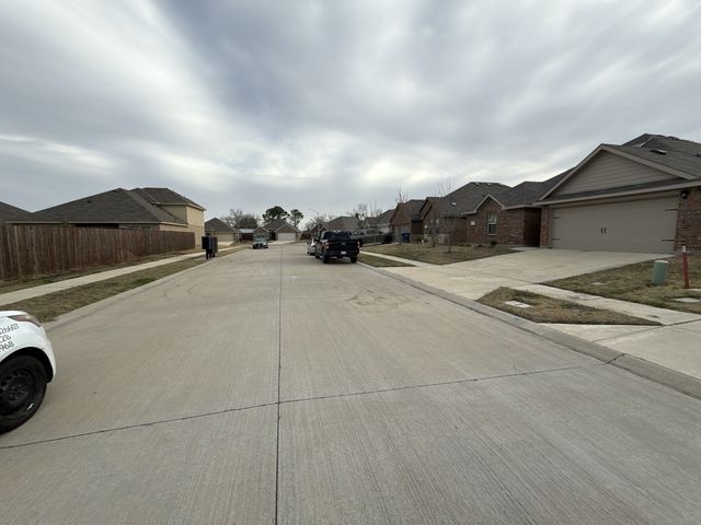 3303 Knoll Drive, Ennis, TX 75119