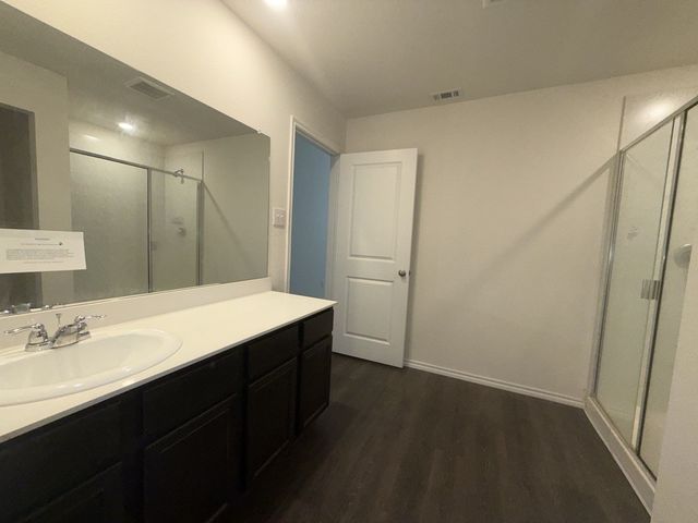 3303 Knoll Drive, Ennis, TX 75119