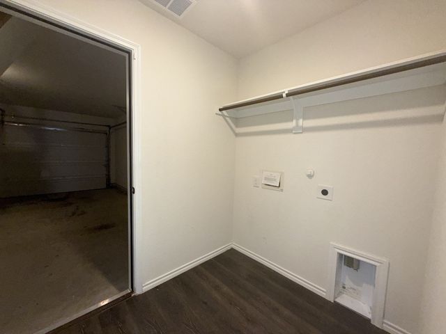 3303 Knoll Drive, Ennis, TX 75119