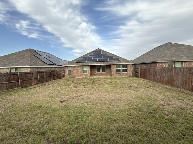 3303 Knoll Drive, Ennis, TX 75119