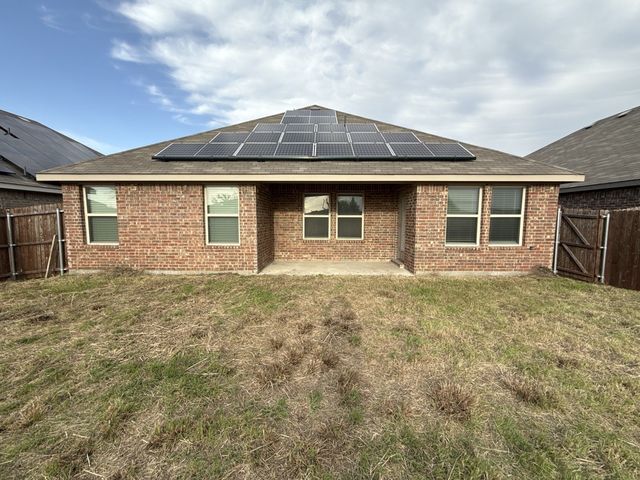 3303 Knoll Drive, Ennis, TX 75119