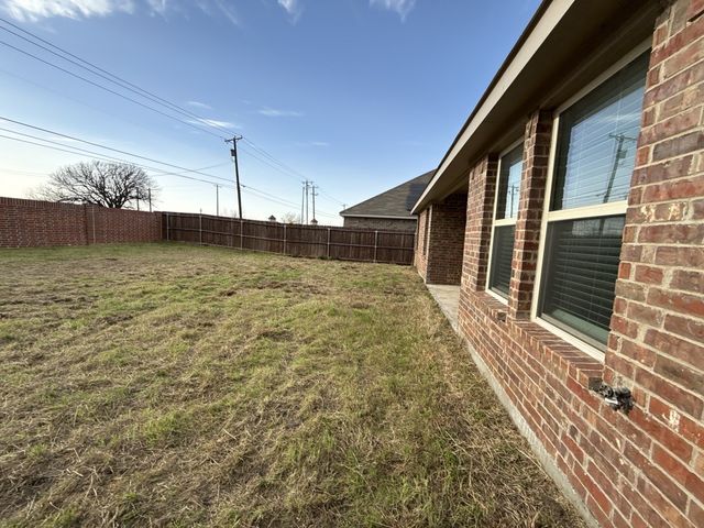 3303 Knoll Drive, Ennis, TX 75119