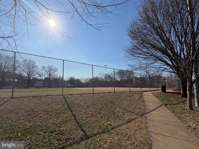 3141 S STAFFORD ST, Arlington, VA 22206