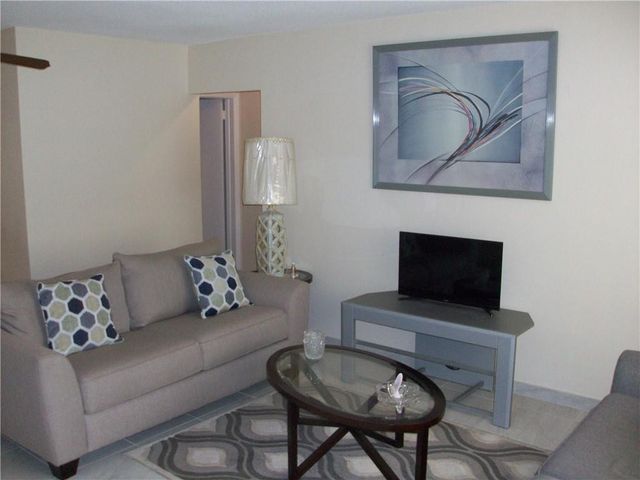 5039 NW 42 Street, Lauderdale Lakes, FL 33319