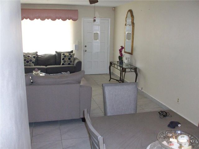 5039 NW 42 Street, Lauderdale Lakes, FL 33319