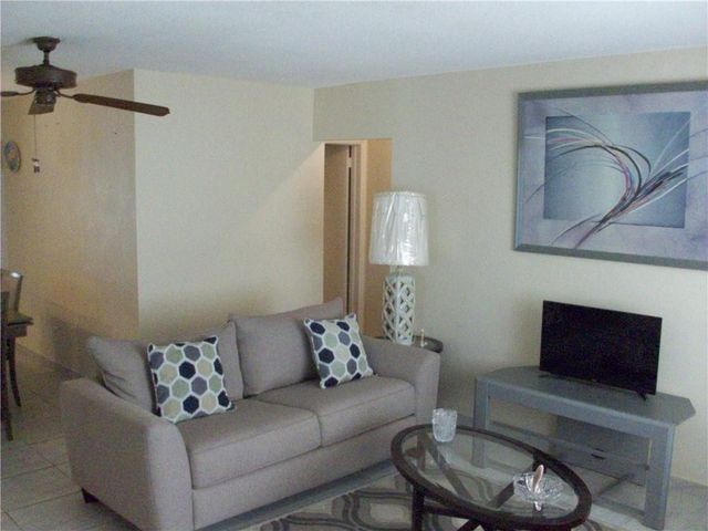 5039 NW 42 Street, Lauderdale Lakes, FL 33319