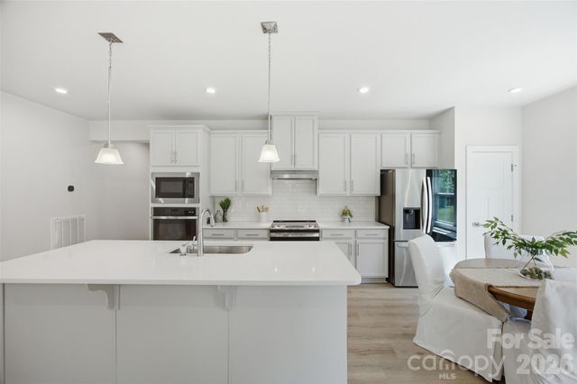 6428 Cambridge Drive, Harrisburg, NC 28075