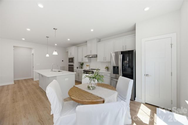 6428 Cambridge Drive, Harrisburg, NC 28075