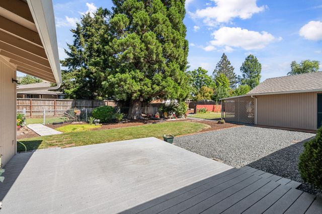 2930 Bailey Avenue, Medford, OR 97504