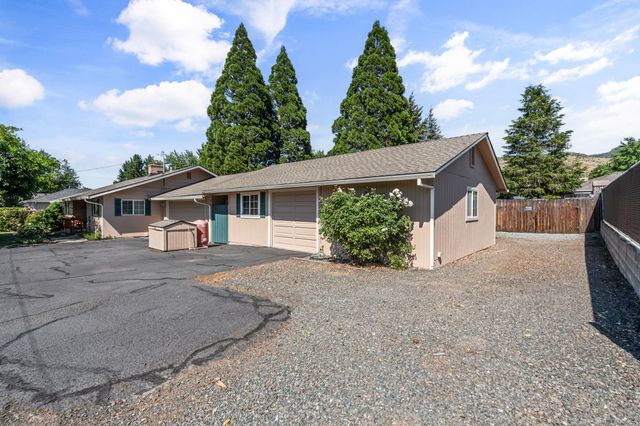 2930 Bailey Avenue, Medford, OR 97504