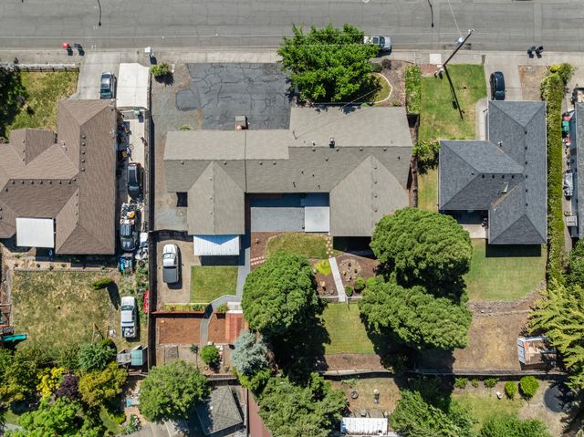 2930 Bailey Avenue, Medford, OR 97504
