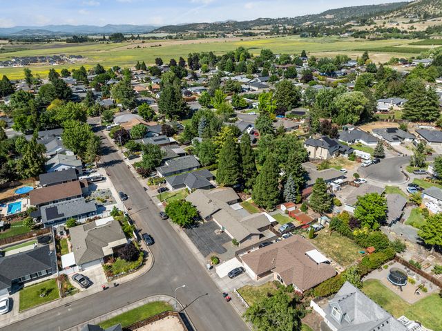 2930 Bailey Avenue, Medford, OR 97504