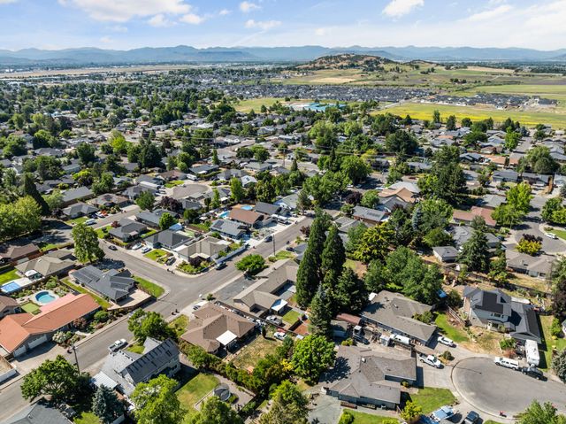2930 Bailey Avenue, Medford, OR 97504