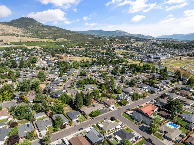 2930 Bailey Avenue, Medford, OR 97504