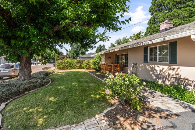 2930 Bailey Avenue, Medford, OR 97504