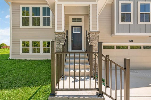 1723 N 92nd Terrace, Kansas City, KS 66112