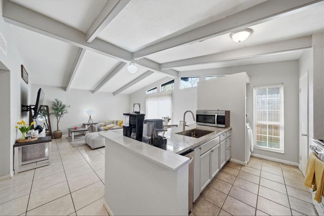 4102 Sherwood Lane 8, Houston, TX 77092