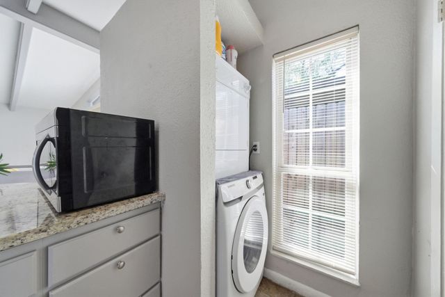 4102 Sherwood Lane 8, Houston, TX 77092