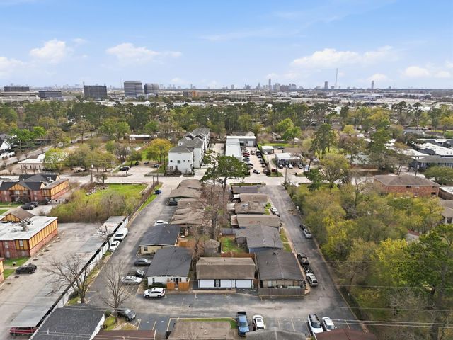 4102 Sherwood Lane 8, Houston, TX 77092