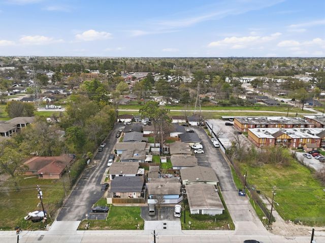 4102 Sherwood Lane 8, Houston, TX 77092
