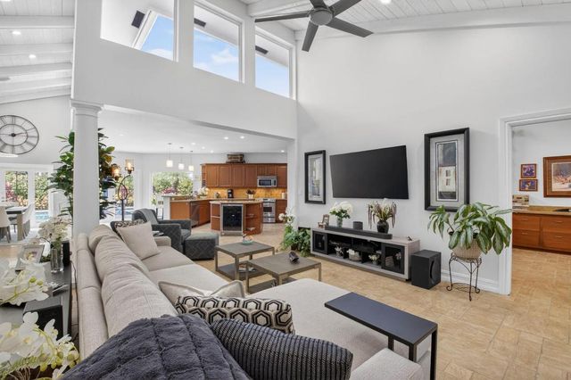 4911 Pineview Circle, Delray Beach, FL 33445